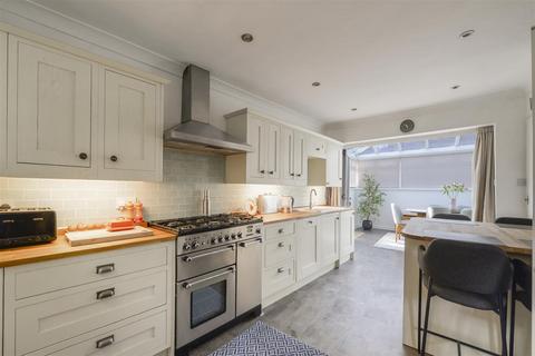 3 bedroom detached house for sale, Mill Street, East Malling ME19