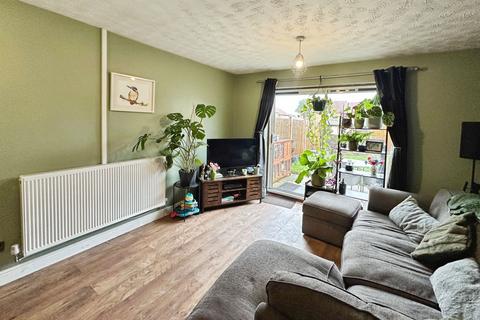 2 bedroom terraced house for sale, Wolfscote Dale, Swadlincote DE11