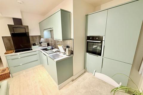1 bedroom apartment for sale, King Harold Court, Waltham Abbey