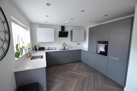 3 bedroom semi-detached house for sale, Robinson Grove, Shefford SG17