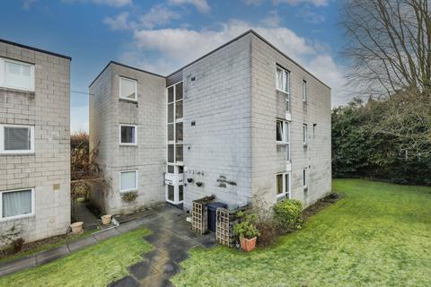2 bedroom flat for sale, Lawns Hall Close, Leeds, West Yorkshire, LS16