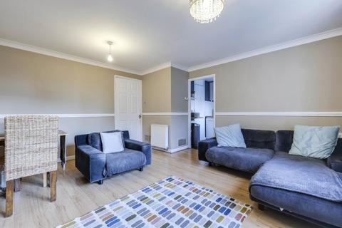 2 bedroom flat for sale, Lawns Hall Close, Leeds, West Yorkshire, LS16