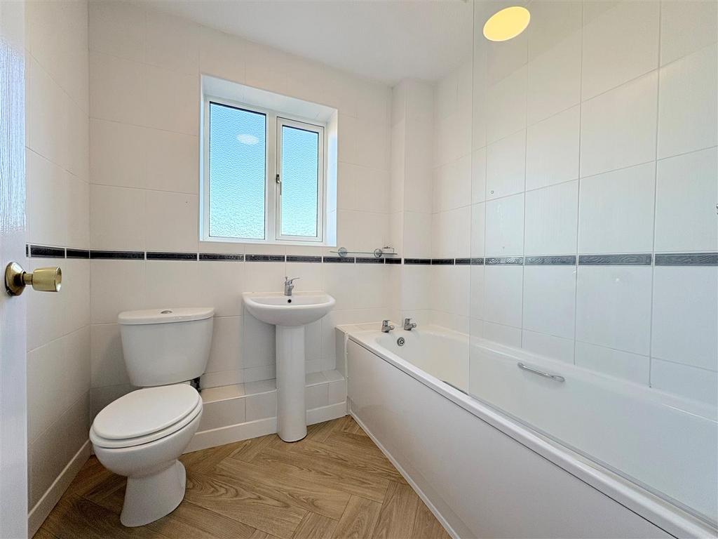 58 bathroomx.jpg