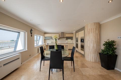 3 bedroom penthouse for sale, Marine Drive, Fairhaven, FY8