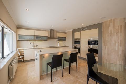 3 bedroom penthouse for sale, Marine Drive, Fairhaven, FY8