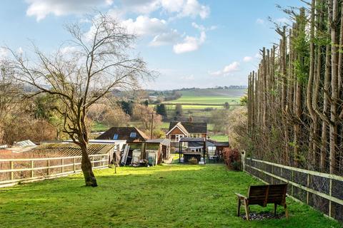 4 bedroom detached house for sale, Canterbury Road, Bilting, Ashford TN25 4HE