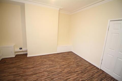 2 bedroom house to rent, Wheler Street, Manchester M11