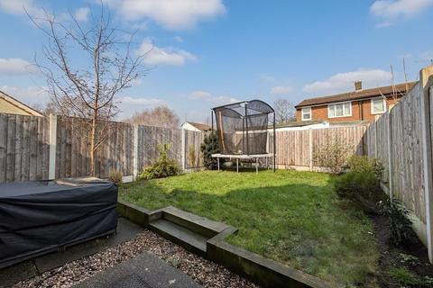 2 bedroom end of terrace house for sale, Henbury Road, Handforth, Wilmslow
