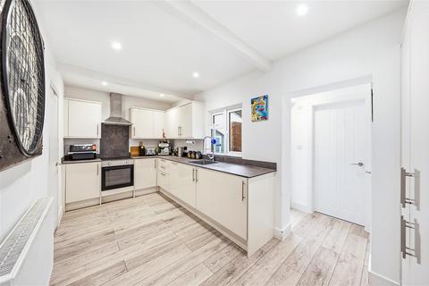 2 bedroom end of terrace house for sale, Hill Rise, Dartford