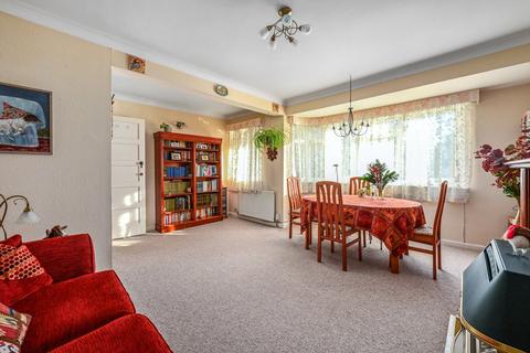 2 bedroom maisonette for sale, Penton Road, Surrey TW18