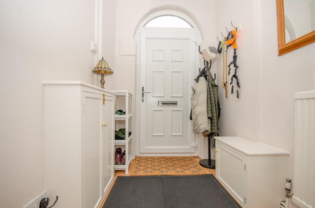 Entrance hallway.jpg