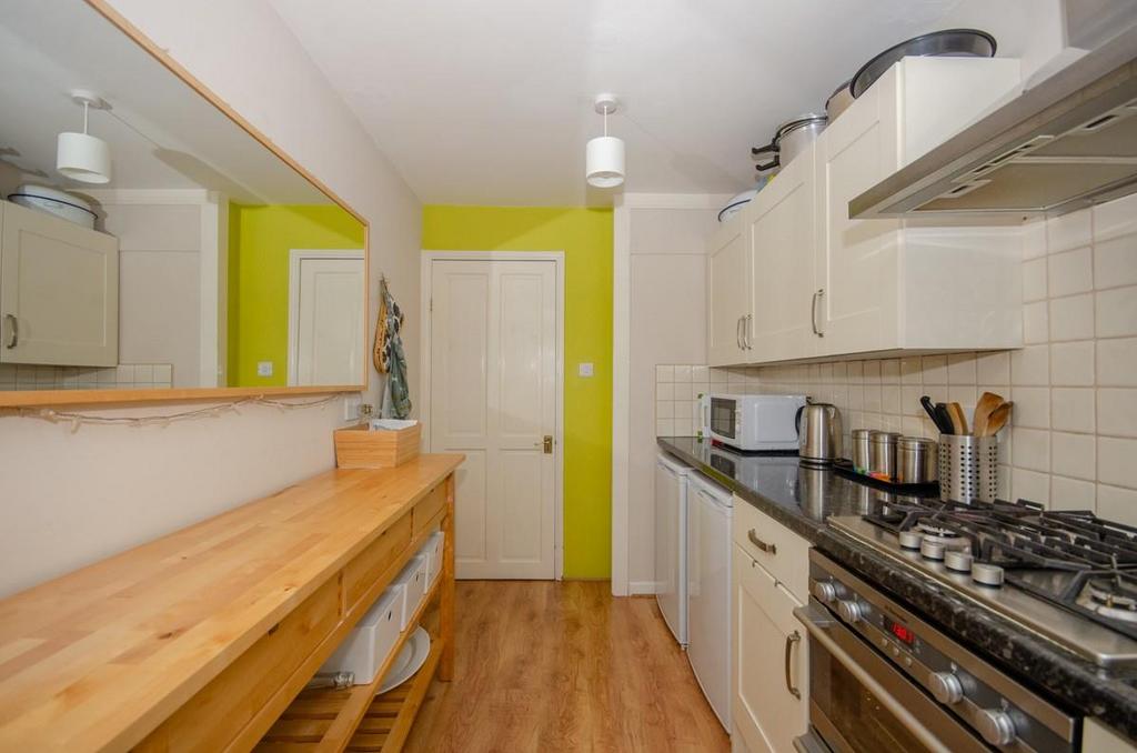 Kitchen pic 3.jpg
