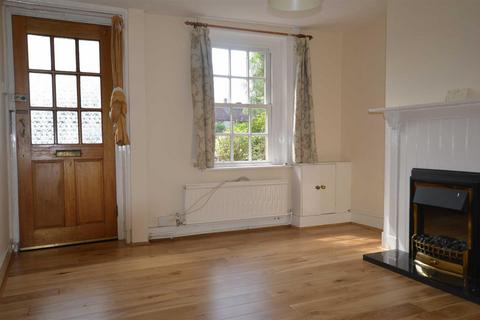 3 bedroom semi-detached house to rent, The Green, Croxley Green
