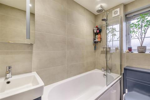 2 bedroom end of terrace house for sale, Woodlea, Leybourne, West Malling