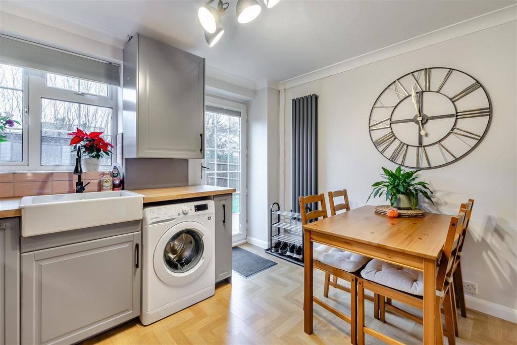 8676004-interior02.jpg