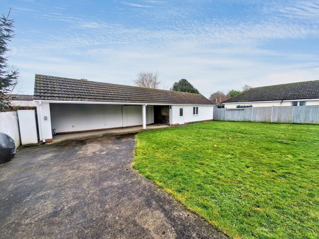 Carport &amp; Outbuilding