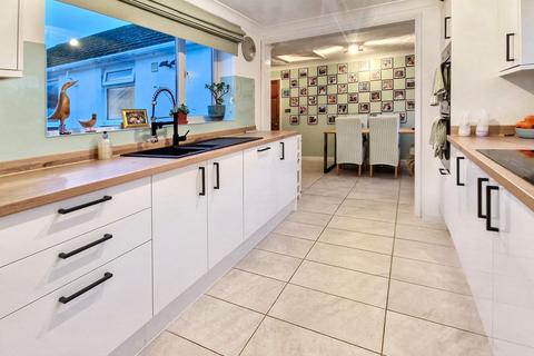 6 bedroom detached bungalow for sale, Starcross, Exeter EX6