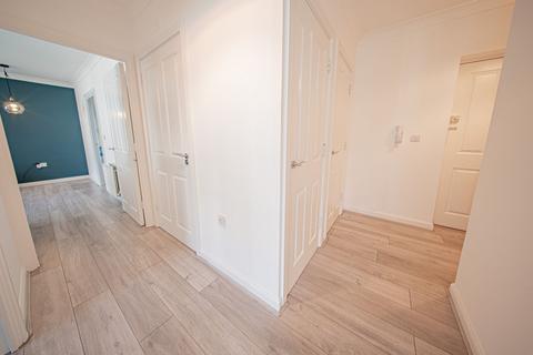 2 bedroom apartment for sale, Middle Village, Haywards Heath, RH16