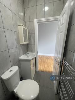 Studio to rent, Beresford Road, London, N8