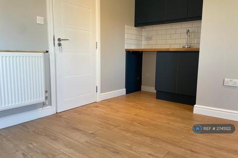 1 bedroom in a house share to rent, Sutherland Road, Belvedere, DA17
