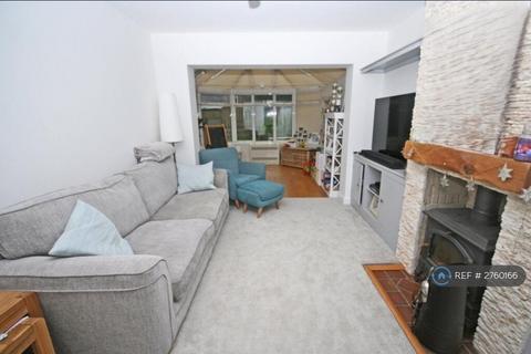 3 bedroom semi-detached house to rent, Fassetts Road, Loudwater, High Wycombe, HP10