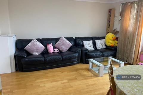 2 bedroom flat to rent, Orchid Gardens, Hounslow, TW3