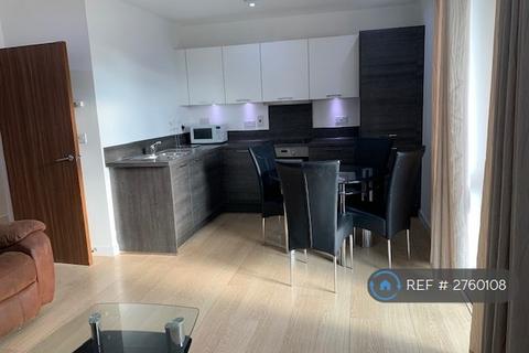 2 bedroom flat to rent, Metropolitan Court, Edgware, HA8