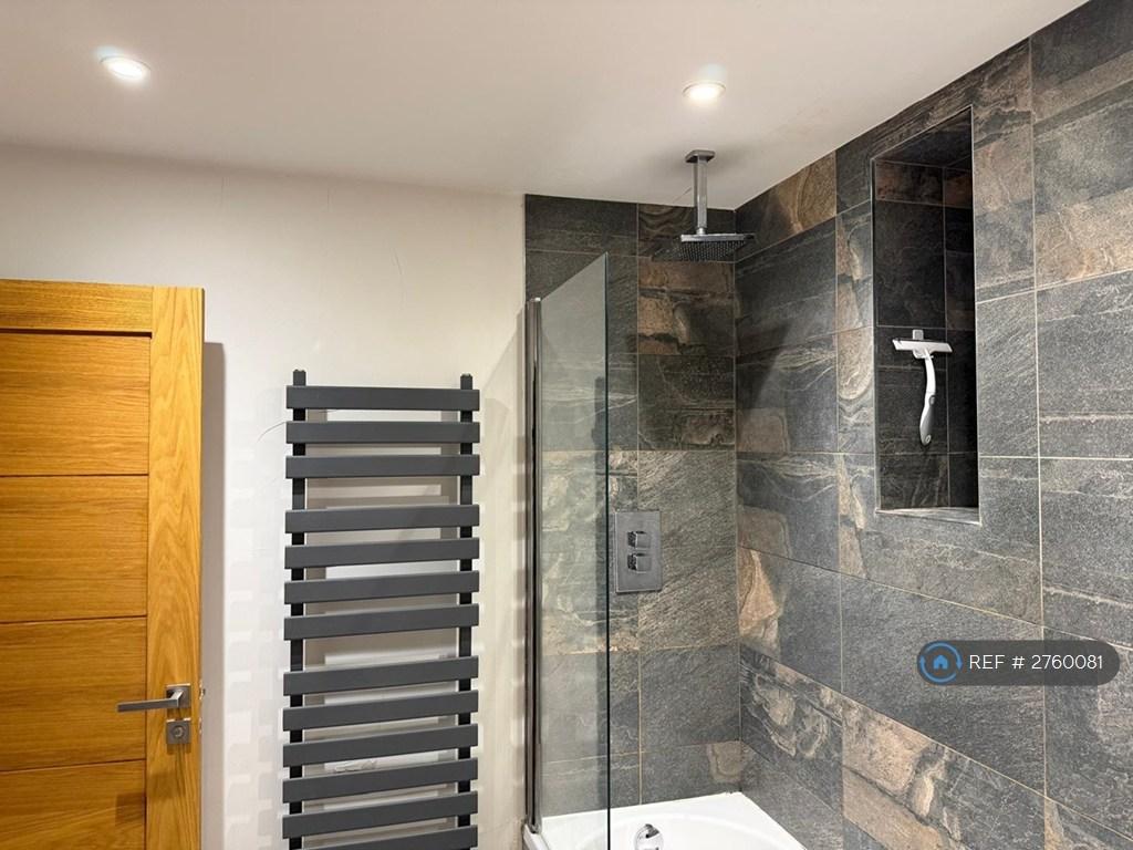 Main Ensuite