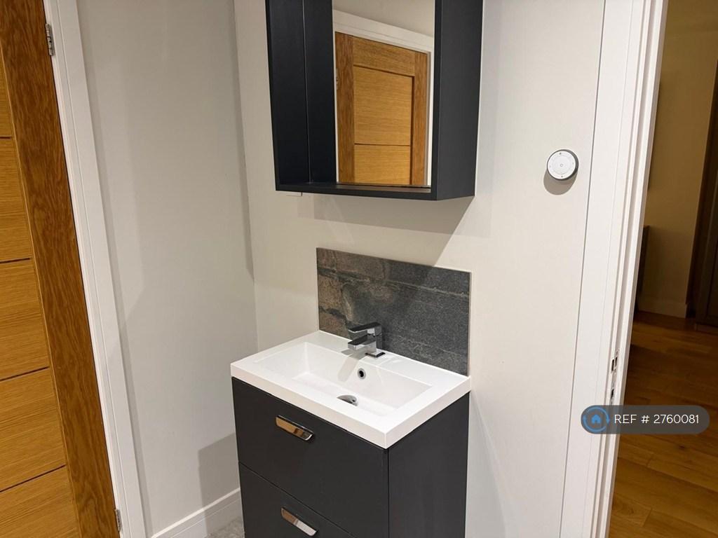 Main Ensuite