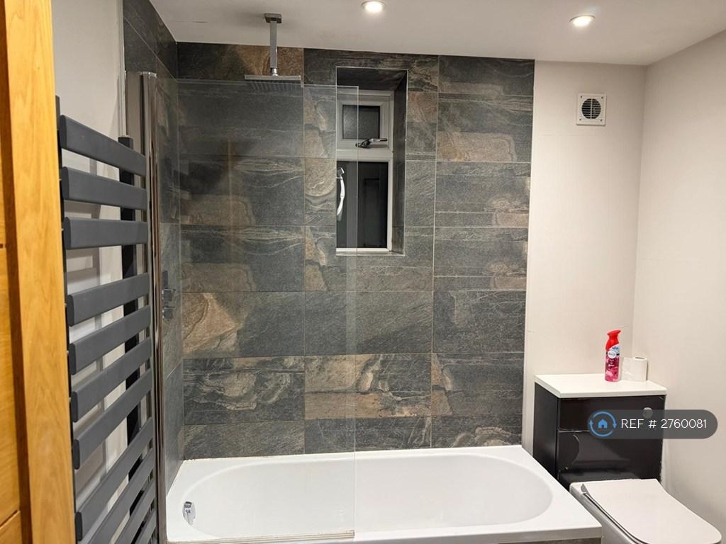 Main Ensuite