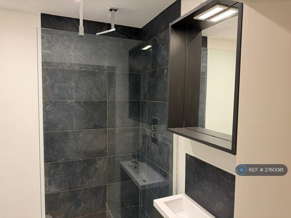 Bedroom 2 Ensuite