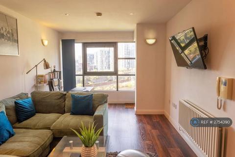 2 bedroom flat to rent, Mere House, Manchester, M15