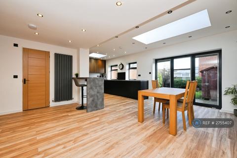 3 bedroom semi-detached house to rent, Perrysfield Road, Cheshunt, Waltham Cross, EN8