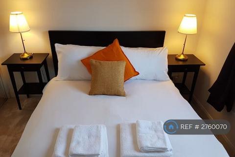 1 bedroom flat to rent, James Square, Edinburgh, EH11