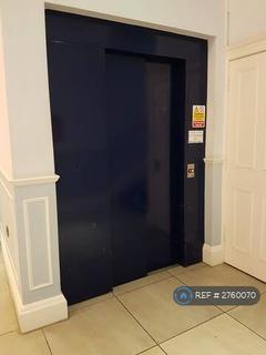 1 bedroom flat to rent, James Square, Edinburgh, EH11