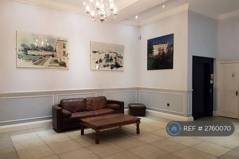 1 bedroom flat to rent, James Square, Edinburgh, EH11