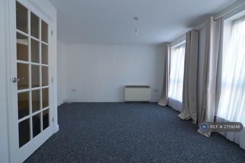 2 bedroom flat to rent, Heath Court, London, SE9