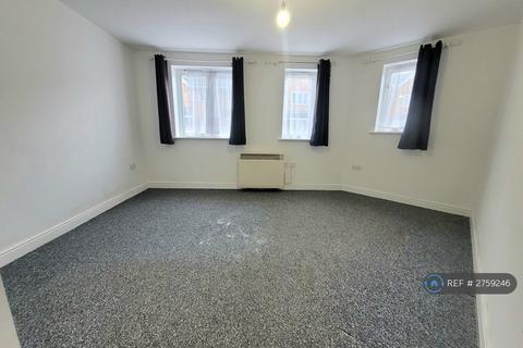 2 bedroom flat to rent, Heath Court, London, SE9