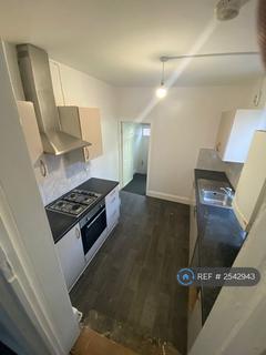 3 bedroom flat to rent, Wingrove Avenue, Newcastle Upon Tyne, NE4