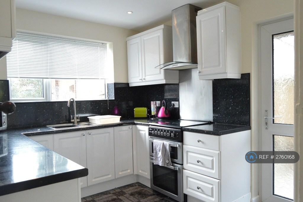 Kitchen Is Easy To Keep Clean And Tidy .