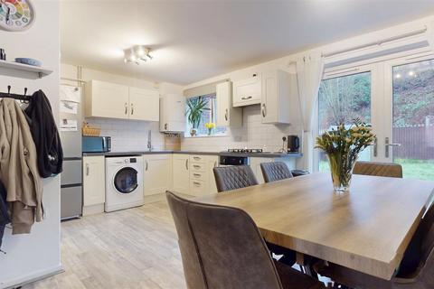 3 bedroom semi-detached house for sale, Frensham Drive, Milton Keynes MK2