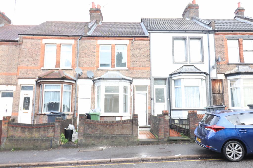 2 bed terraced house to rent Dallow Road, Luton L