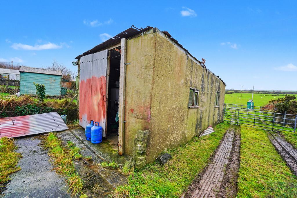 Garage   Outbuilding