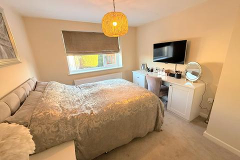 2 bedroom semi-detached bungalow for sale, Heathmoor Park Road, Halifax HX2