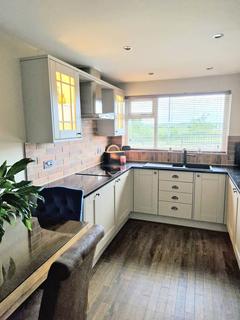 2 bedroom semi-detached bungalow for sale, Heathmoor Park Road, Halifax HX2