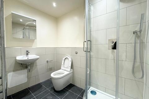 3 bedroom flat to rent, The Mews, Turnpike Lane