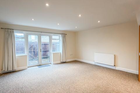 3 bedroom detached house to rent, Parkstone