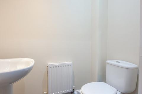 3 bedroom detached house to rent, Parkstone