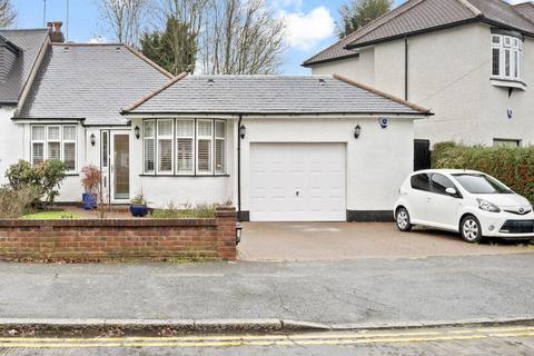 2 bedroom semi-detached house for sale, Courtland Avenue, London, E4