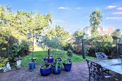 2 bedroom semi-detached house for sale, Courtland Avenue, London, E4